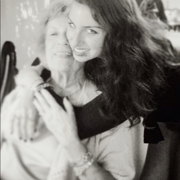 Meet your Posher, Kira - Picture 1 of 1